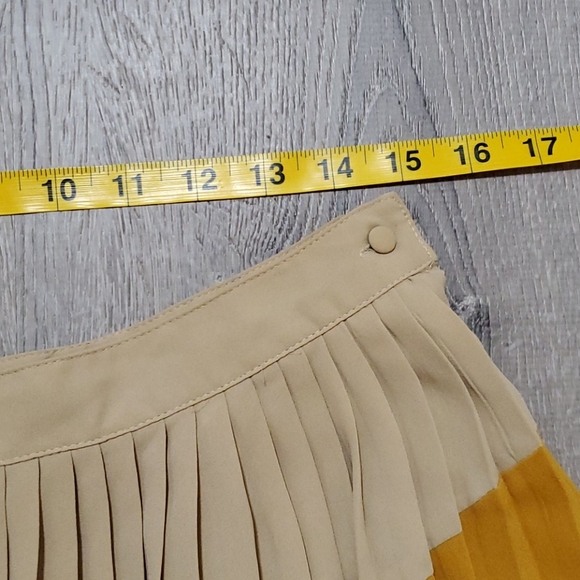 Pleated Circle Skirt - Picture 2 of 3